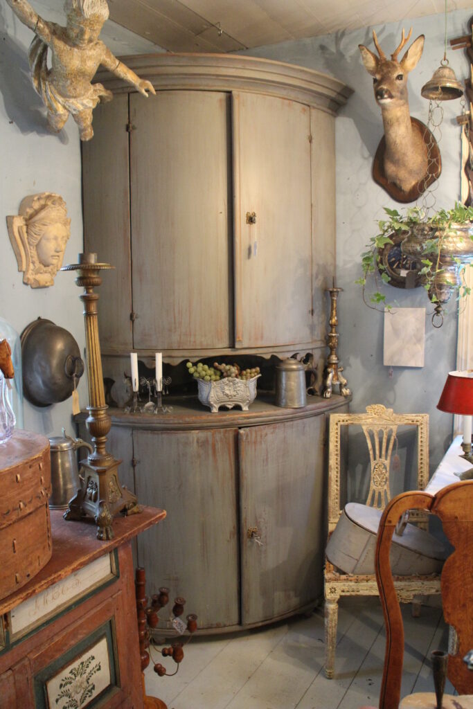 Hird-Bay Antiques AB